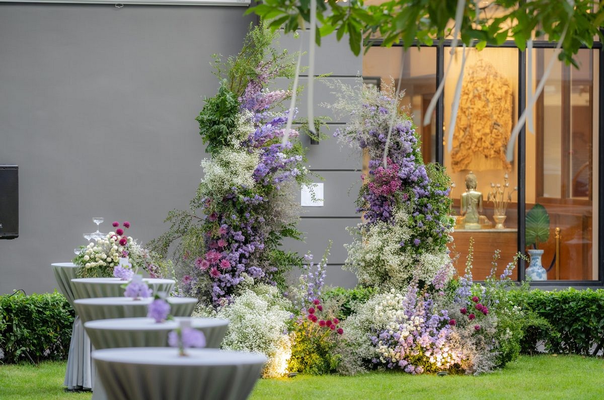 Intimate celebration setting in Piti Chujai